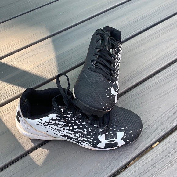 Under Armour Spikes - men’s or women’s - Picture 1 of 9